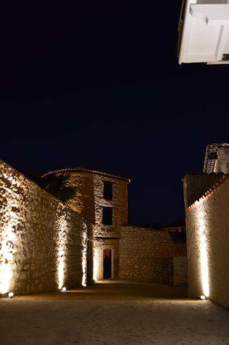 Tour Medievale Fortifiee Entierement Restaure Saint-Sever  Exteriör bild