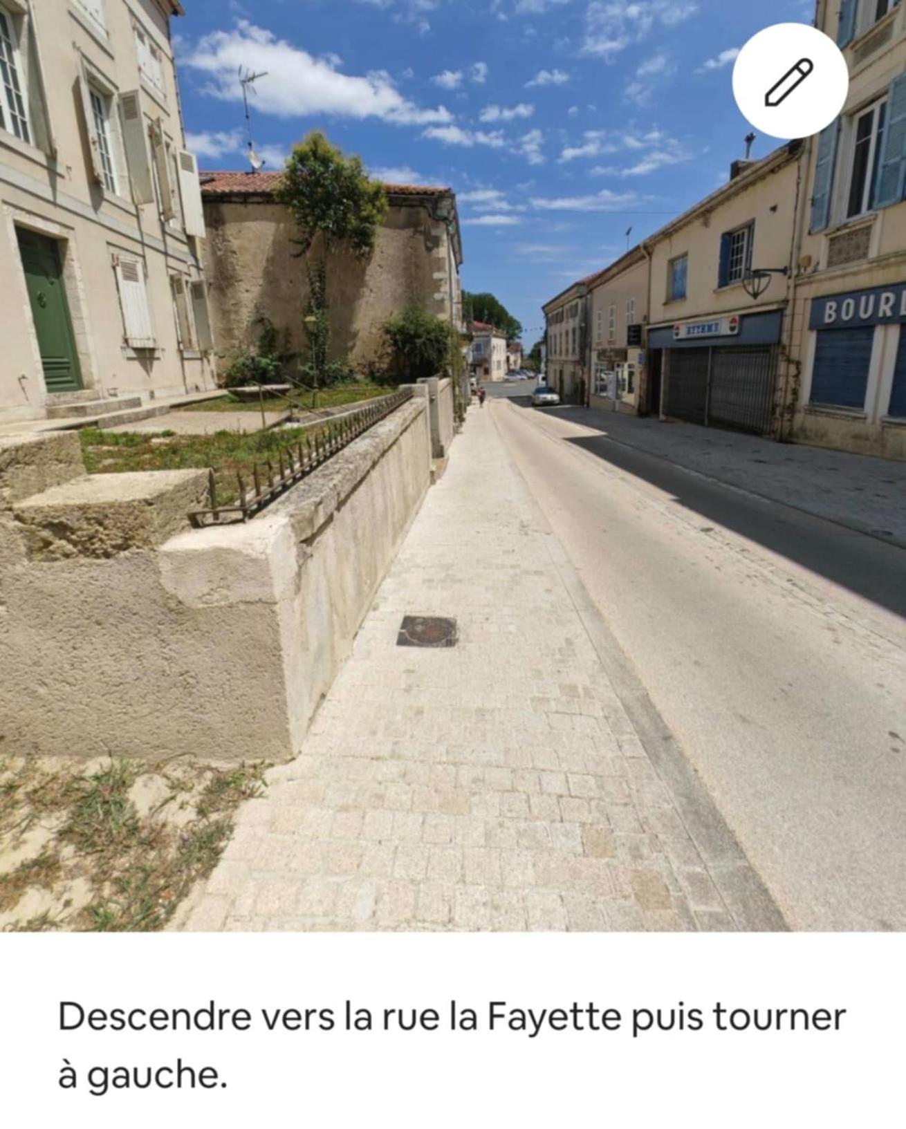 Tour Medievale Fortifiee Entierement Restaure Saint-Sever  Exteriör bild